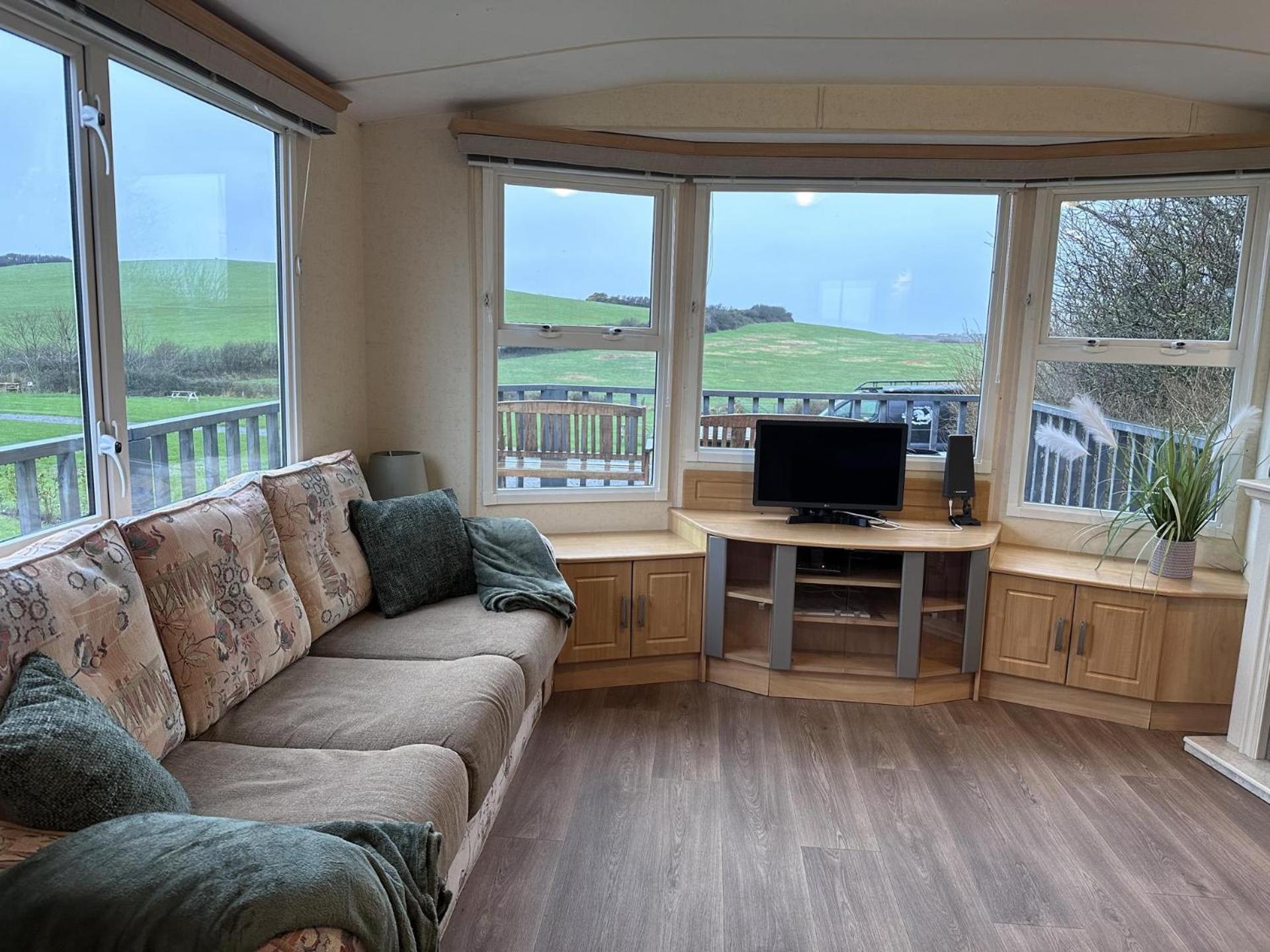 Captivating 2-Bed Static Caravan In Holyhead Llanfachraeth 외부 사진